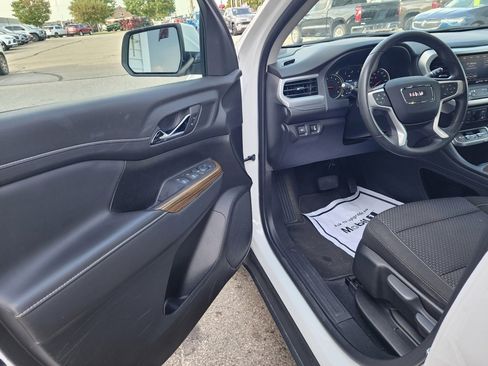 Used 2023 GMC Acadia SLE image 19