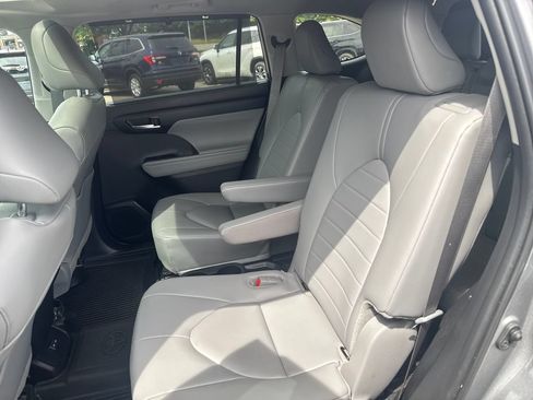 Used 2026 Toyota Highlander XLE AWD/4WD image 36