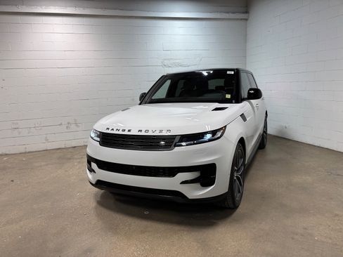 Used 2023 Land Rover Range Rover Sport SE AWD/4WD image 2