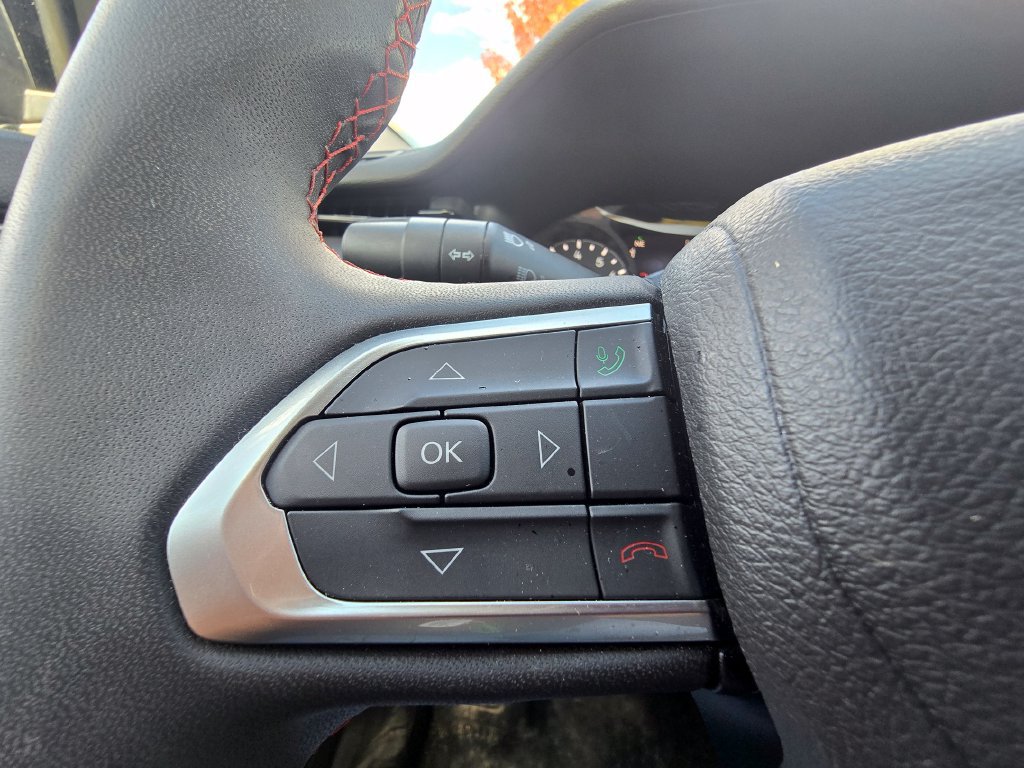 Used 2025 Jeep Compass Trailhawk AWD/4WD image 22