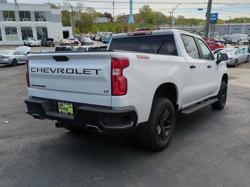 Used 2021 Chevrolet Silverado 1500 LT Trail Boss w/ LPO, Dark Essentials Package AWD/4WD image 8