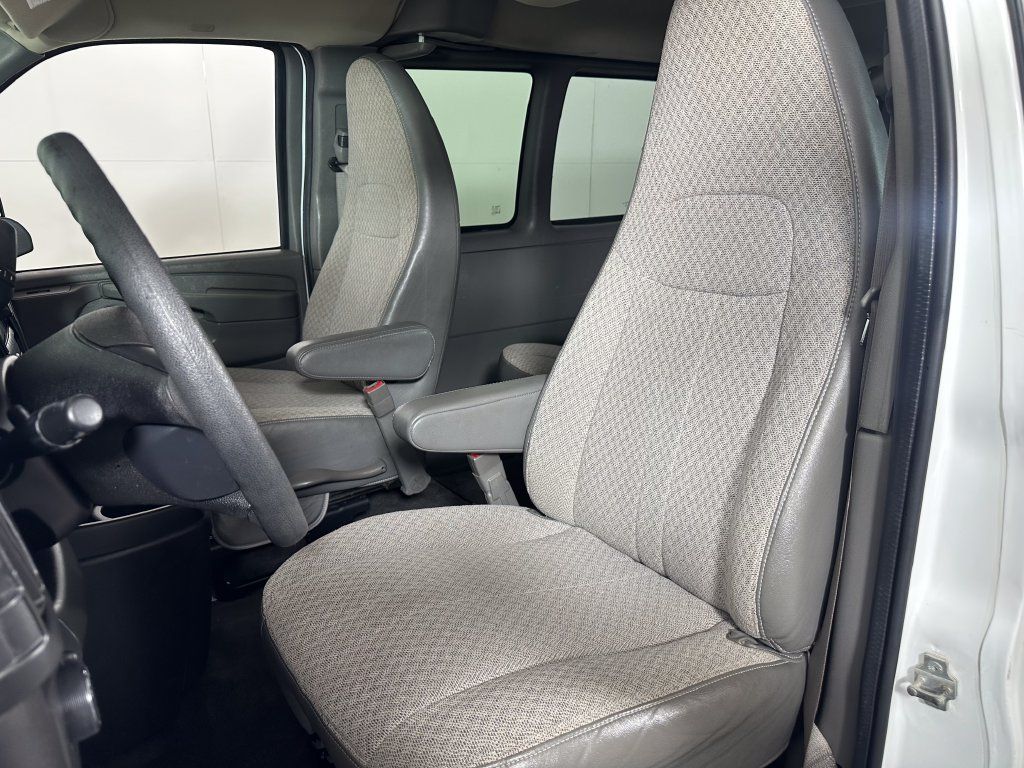 Used 2015 Chevrolet Express 3500 LT w/ LT Preferred Equipment Group RWD image 14