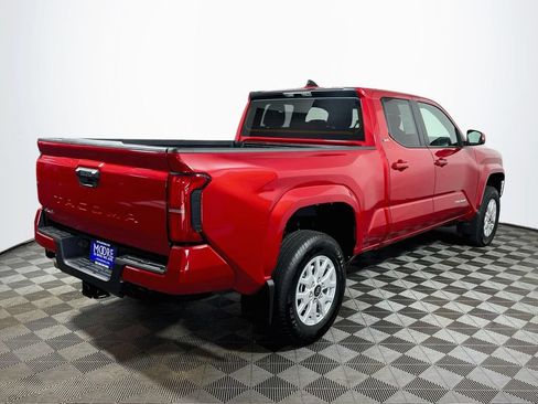Certified 2026 Toyota Tacoma SR5 AWD/4WD image 7