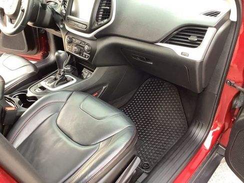 Used 2015 Jeep Cherokee Trailhawk w/ Comfort/Convenience Group image 22