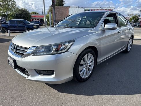 Used 2015 Honda Accord EX-L image 2
