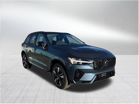 New 2026 Volvo XC60 T8 Core image 3
