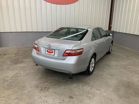 Used 2007 Toyota Camry XLE FWD image 12