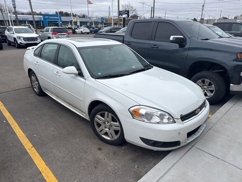 Used 2010 Chevrolet Impala LT w/ Luxury Edition Package image 2
