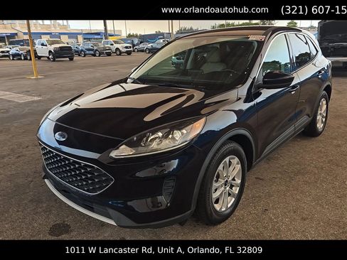 Used 2021 Ford Escape SE w/ Convenience Package FWD image 1