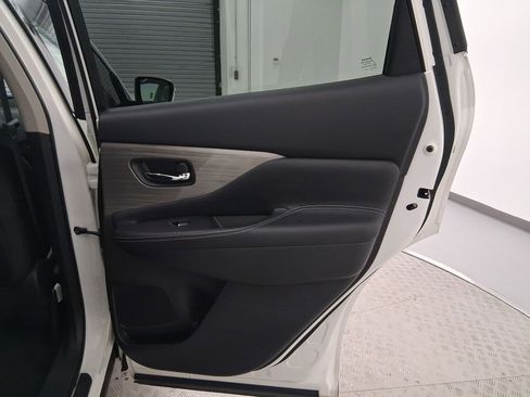 Used 2018 Nissan Murano Platinum w/ Cargo Package image 31