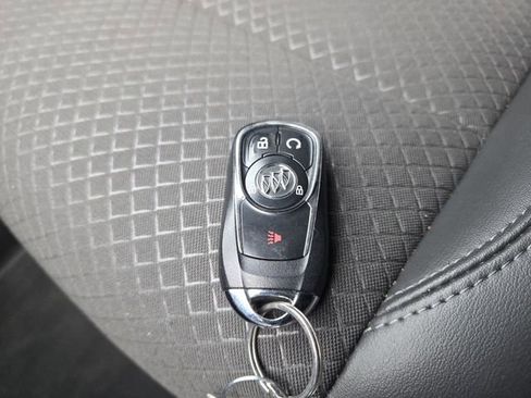 Used 2021 Buick Encore Preferred w/ Safety Package image 33
