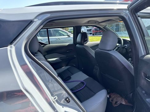 Used 2024 Nissan Kicks SR w/ SR Premium Package FWD image 8