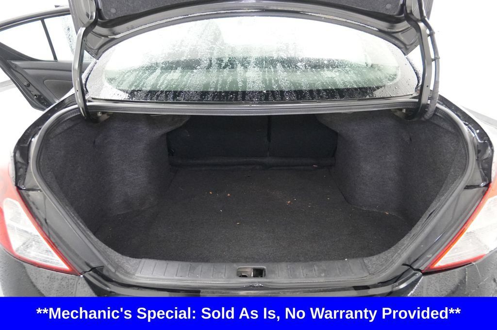 Used 2013 Nissan Versa SV w/ Convenience Pkg FWD image 18