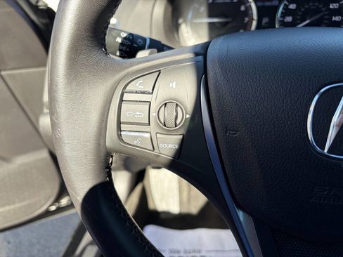 Used 2016 Acura TLX image 4