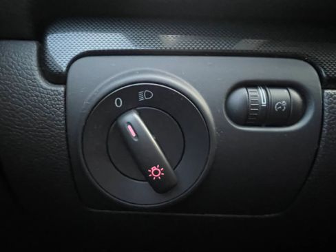 Used 2011 Volkswagen Jetta S FWD image 42