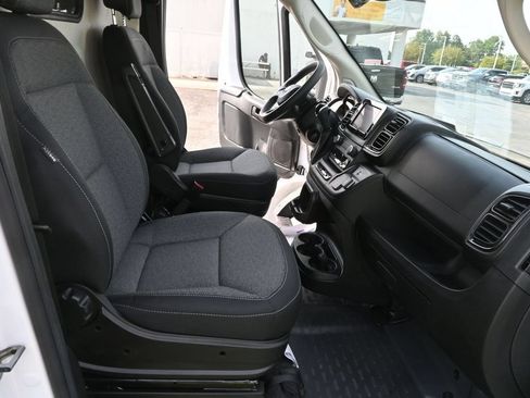 Used 2025 RAM ProMaster 2500 w/ Safety Group FWD image 19