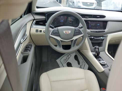 Used 2021 Cadillac XT5 Premium Luxury AWD/4WD image 11