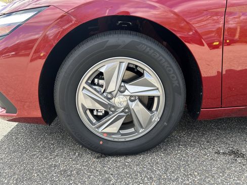 New 2026 Hyundai Elantra SE image 11
