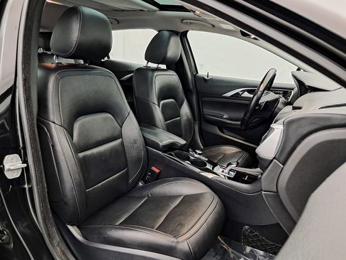 Used 2017 INFINITI QX30 Premium w/ Navigation Package image 24