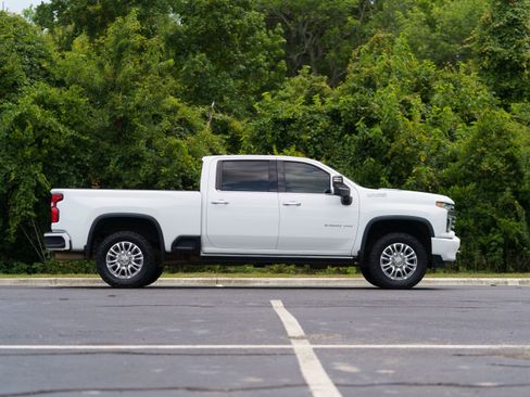 Used 2021 Chevrolet Silverado 2500 High Country w/ Z71 Off-Road Package AWD/4WD image 5