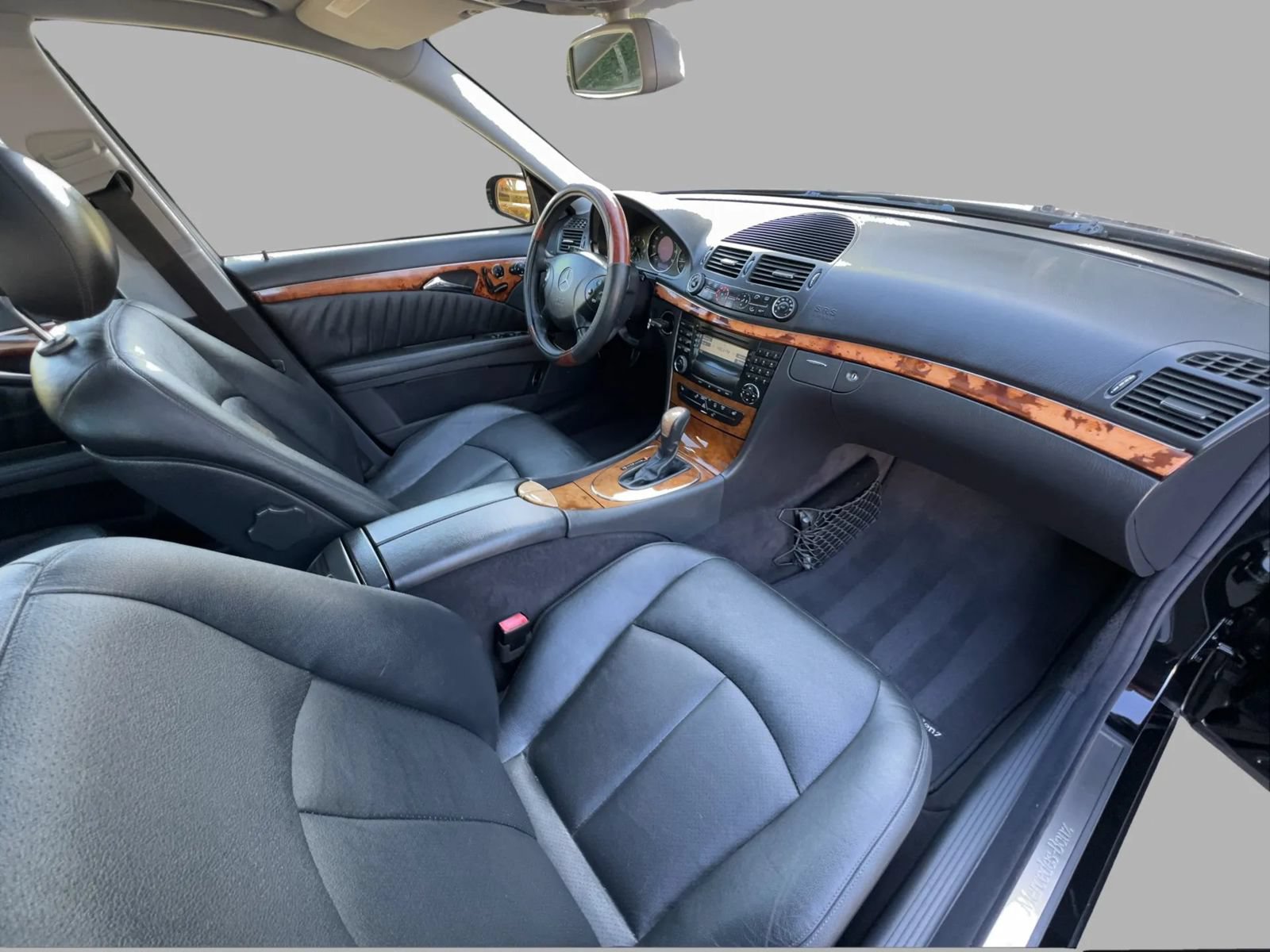 Used 2003 Mercedes-Benz E 320 Sedan image 44