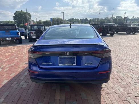 Used 2023 Honda Accord Sport image 12