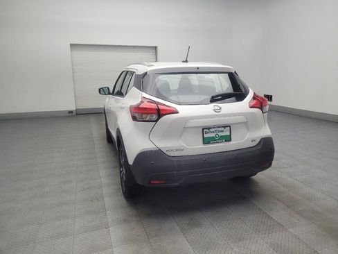 Used 2020 Nissan Kicks SV image 5
