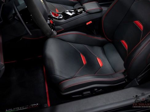 Used 2021 Lamborghini Huracan EVO image 19