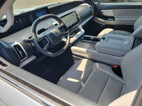 Certified 2025 Ford Expedition Max Active AWD/4WD image 3