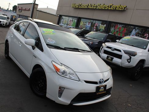 Used 2013 Toyota Prius Three image 36