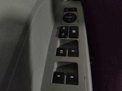 Used 2019 Hyundai Elantra SE image 27