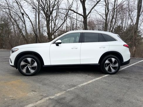 Used 2024 Mercedes-Benz GLC 300 4MATIC image 3