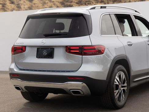 Used 2026 Mercedes-Benz GLB 250 image 11