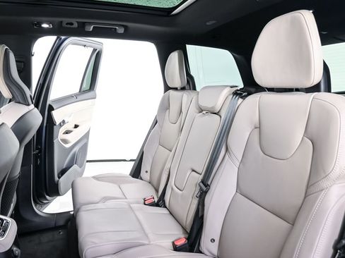 New 2026 Volvo XC90 T8 Ultra w/ Protection Package Premier AWD/4WD image 18