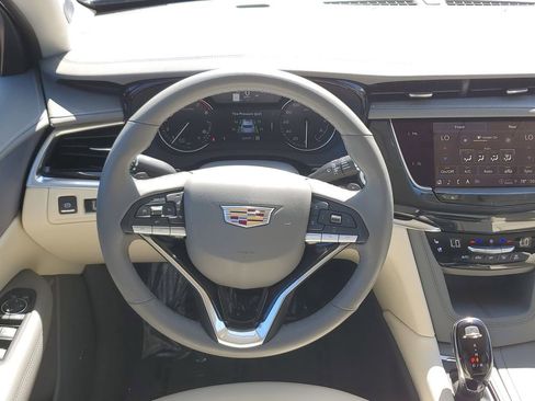 Used 2024 Cadillac XT6 Premium Luxury AWD/4WD image 17