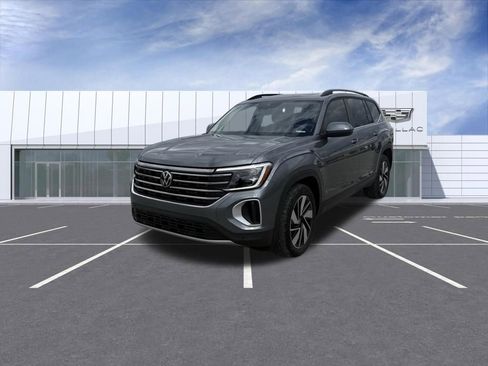 Used 2024 Volkswagen Atlas SE w/ Panoramic Sunroof Package AWD/4WD image 6