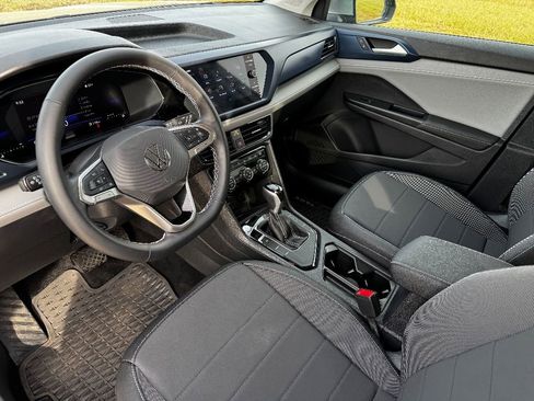 Used 2024 Volkswagen Taos SE image 13