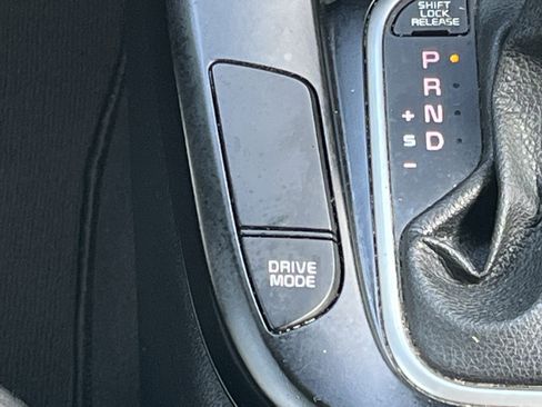 Used 2021 Kia Soul LX image 7