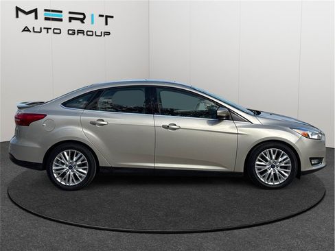 Used 2018 Ford Focus Titanium image 10