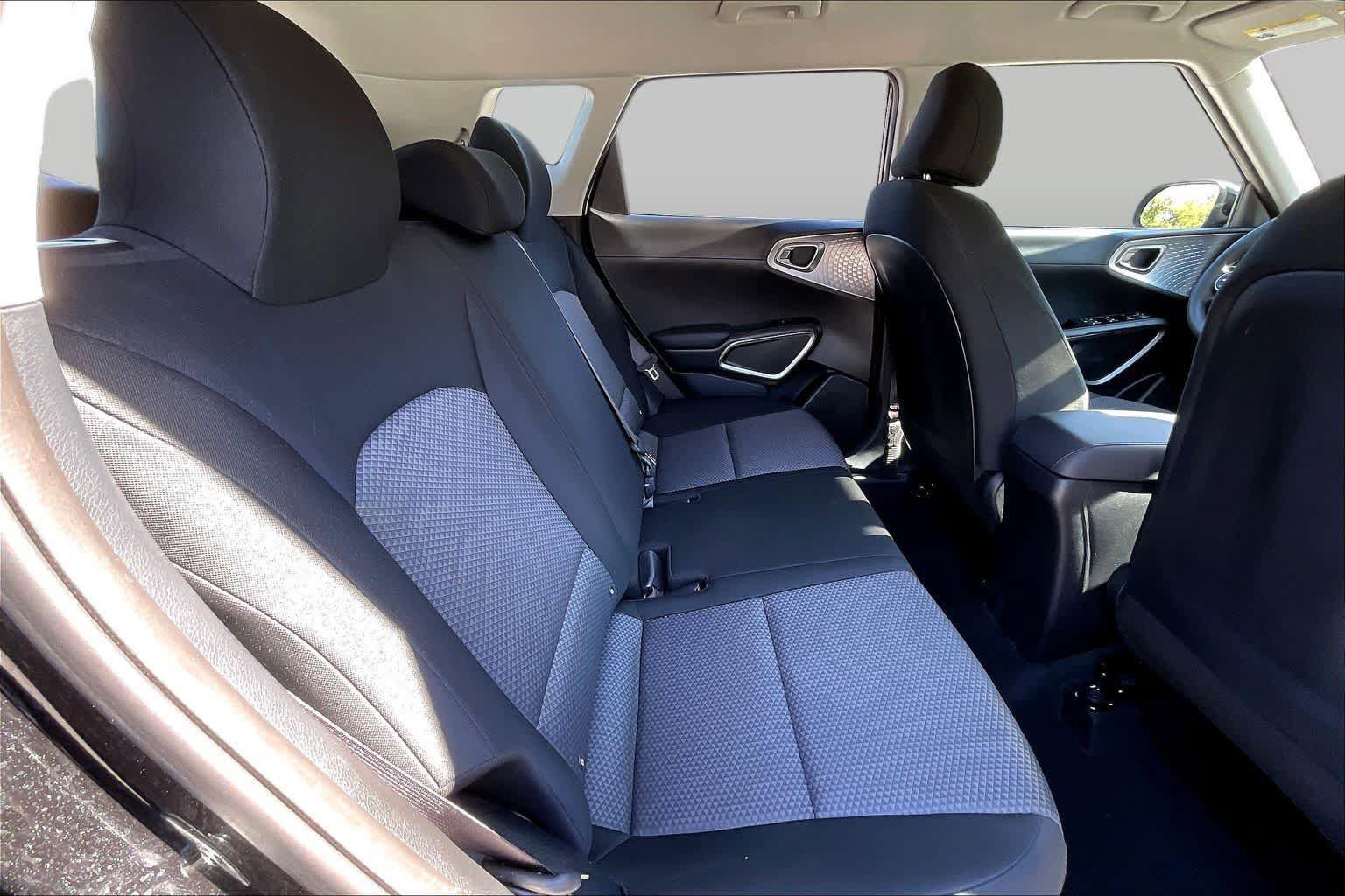 Used 2025 Kia Soul LX FWD image 20