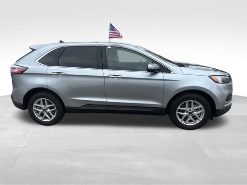 Used 2024 Ford Edge SEL image 16