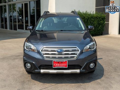 Used 2017 Subaru Outback 2.5i Limited AWD/4WD image 2