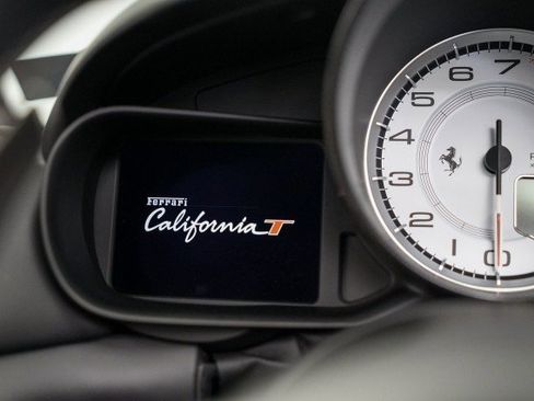 Used 2016 Ferrari California T image 39