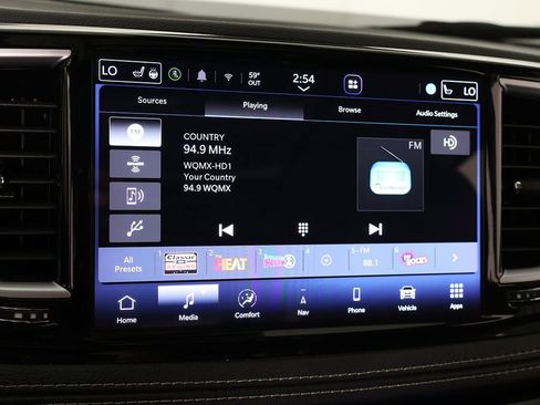 Used 2023 Chrysler Pacifica Limited FWD image 51