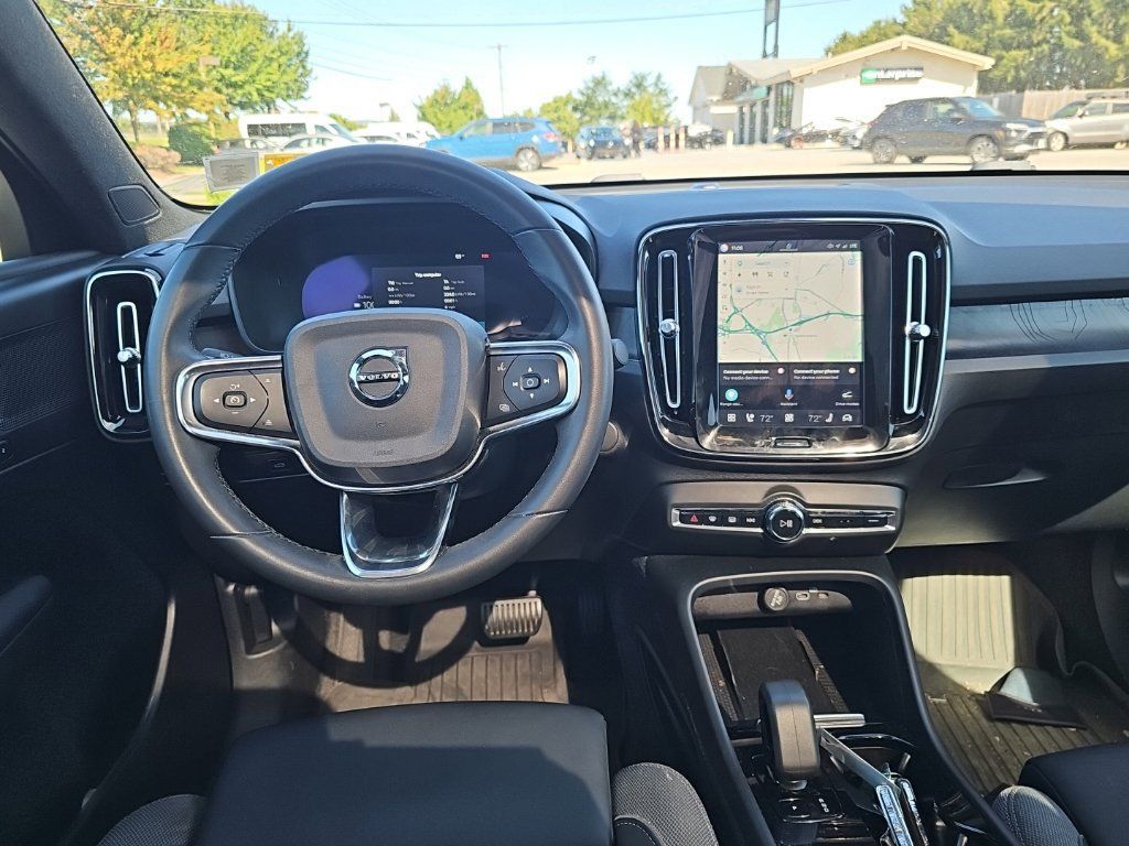 Used 2023 Volvo C40 P8 Recharge Plus w/ Climate Package AWD/4WD image 2