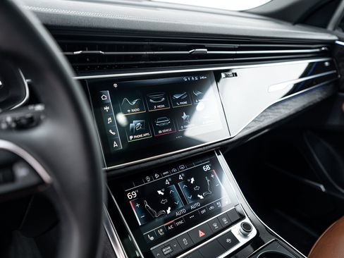 Certified 2023 Audi Q8 Premium Plus w/ Premium Plus Package AWD/4WD image 12