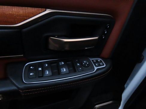 Used 2024 RAM 2500 Limited w/ Safety Group image 27