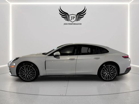 Used 2024 Porsche Panamera image 5