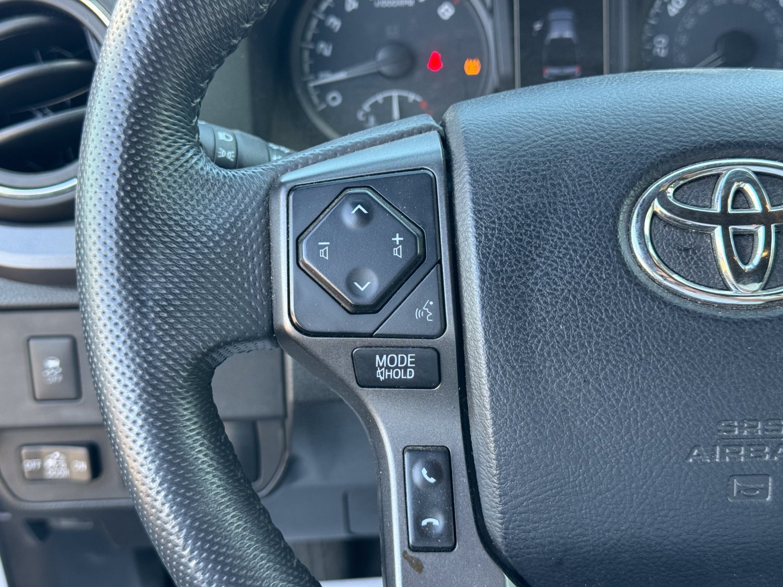 Used 2023 Toyota Tacoma TRD Off-Road AWD/4WD image 25