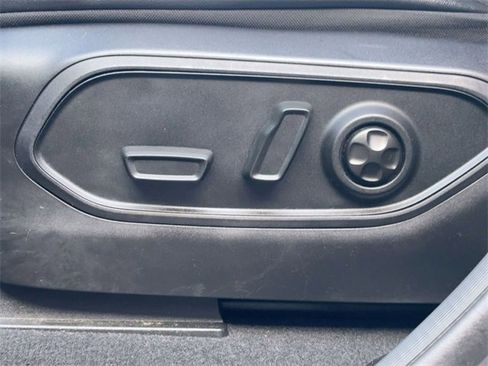 Used 2024 Jeep Grand Cherokee L Laredo image 13